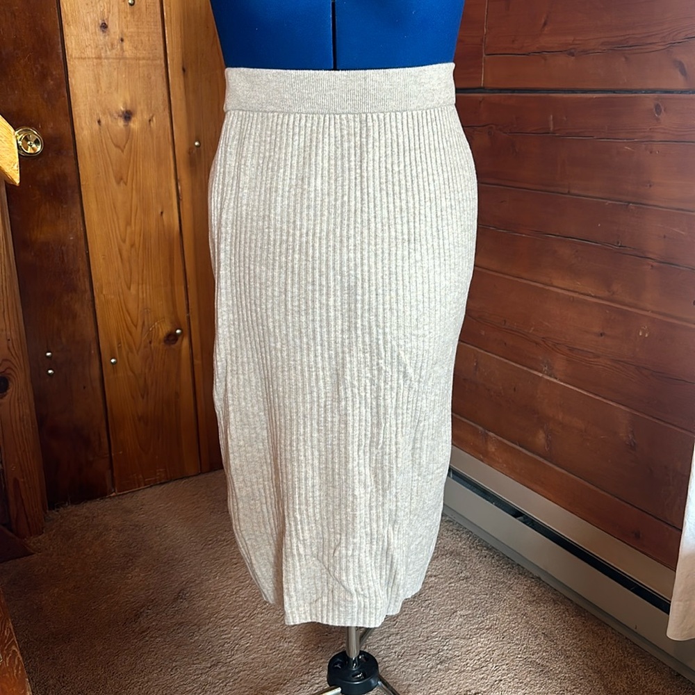 Gap Tan Midi Sweater Skirt Size Medium Tall